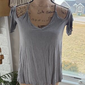 American Eagle Outfitters Gray Cold Shoulder Blouse